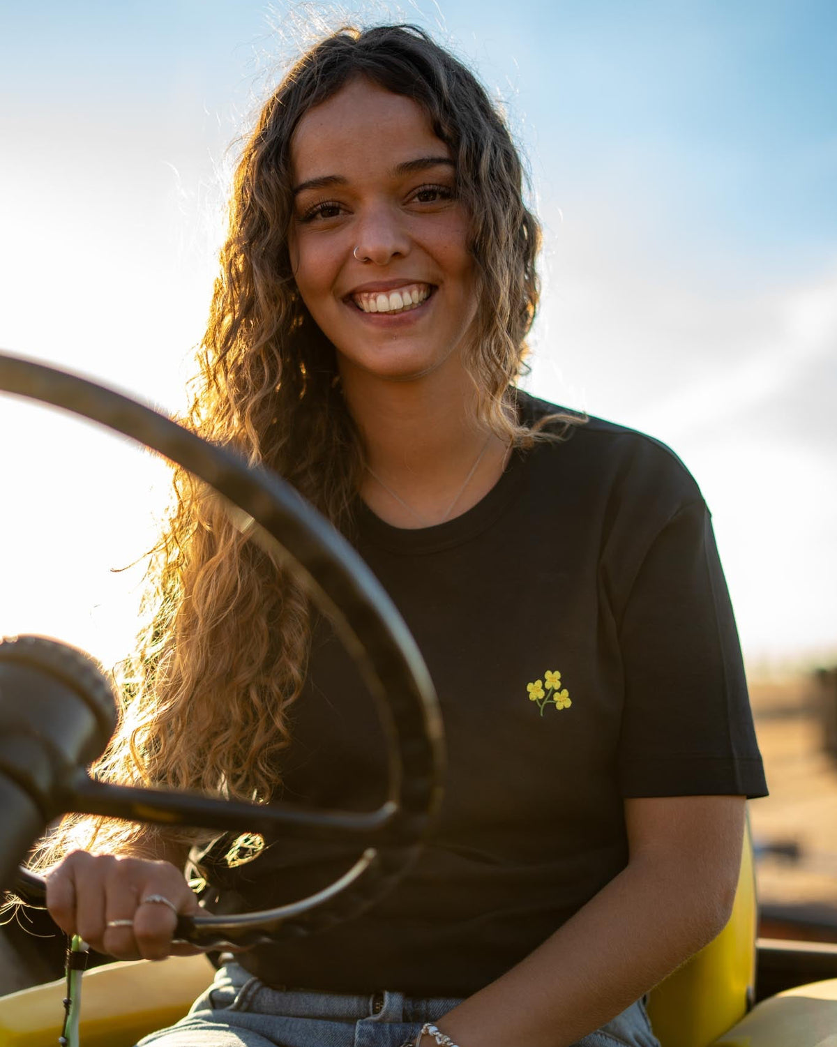 T-Shirt mit Rapsblüte